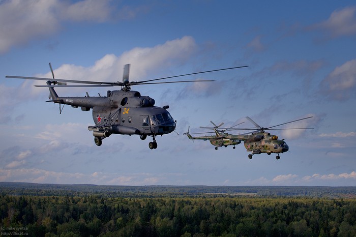 Các máy bay trực thăng được chế tạo bởi công ty sản xuất máy bay trực thăng Mil Moscow Helicopter JSC ở Moskve, công ty Kazan JSC ở Kazan và công ty hàng không Ulan-Ude. Chúng gồm các phiên bản dùng trong dân sự và quân sự. Các phiên bản quân sự gồm Mi-8T vận tải, chuyên chở VIP, chiến tranh điện tử, trinh sát, phiên bản Mi-8TV có trang bị vũ khí và phiên bản tìm kiếm và cứu hộ Mi-8MPS.